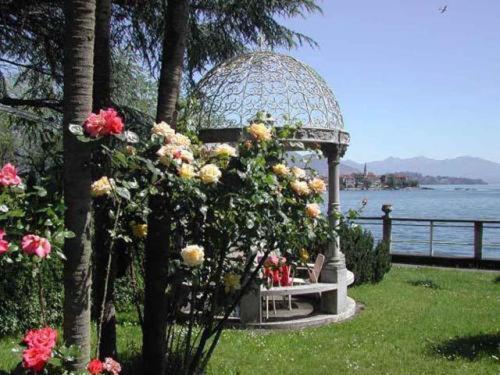 Hotel Villa Ruscello Бавено Экстерьер фото